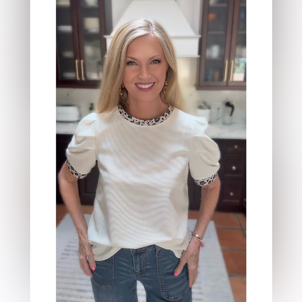 NWT White Puff Sleeve Top Leopard Trim-S